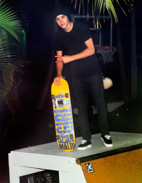 justin-bieber-skateboarding-miami-500x645.jpg