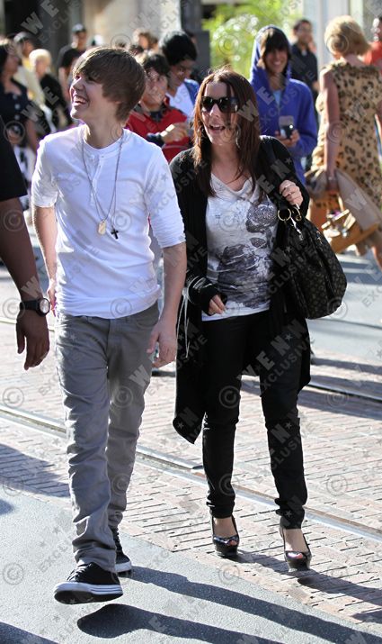justinbiebermom1.jpg