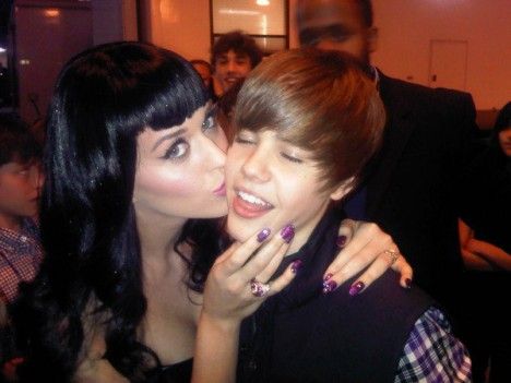 katy-perry-kiss-justin-bieber-468x351.jpg